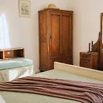 Дом отдыха Thomais House Corfu
