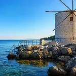 Thomais House Corfu Дом отдыха *